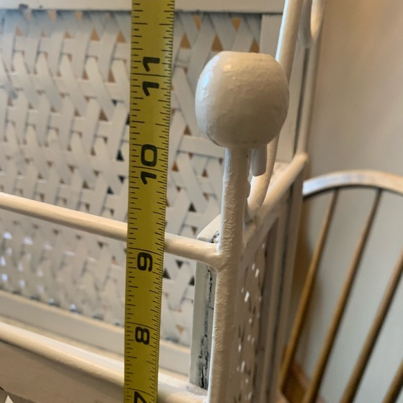 Metal / wood footed basket - - Picture 13 of 15